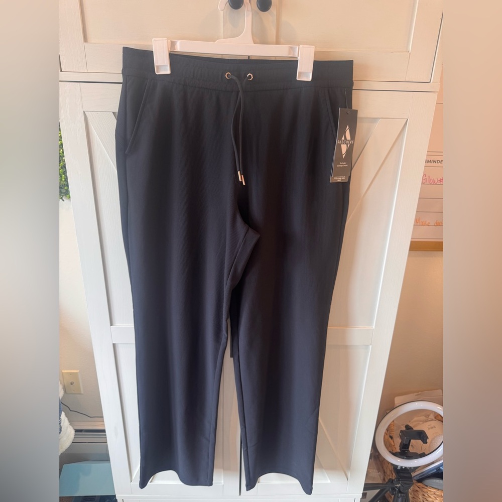 Women’s ribbed Skechers pants NWT